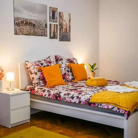Ultracentral Golden Gatehouse 3 Bdrm Bucareste Exterior foto