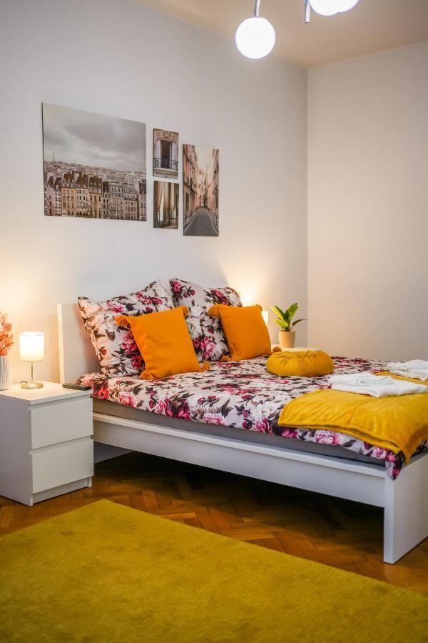 Ultracentral Golden Gatehouse 3 Bdrm Bucareste Exterior foto